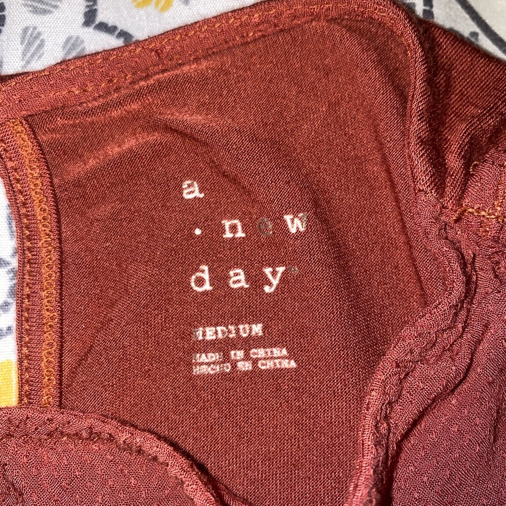 Rust colored tank blouse - Picture 4 of 5